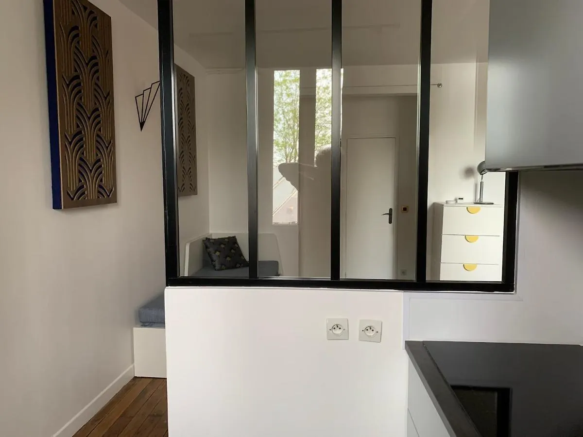 Studio Perfect For 2 Adults And 1 Kid, And Up To 2 Kids - Jourdain 20E, 25Mn To Louvre Via Line M11 Paris 0*,  France
